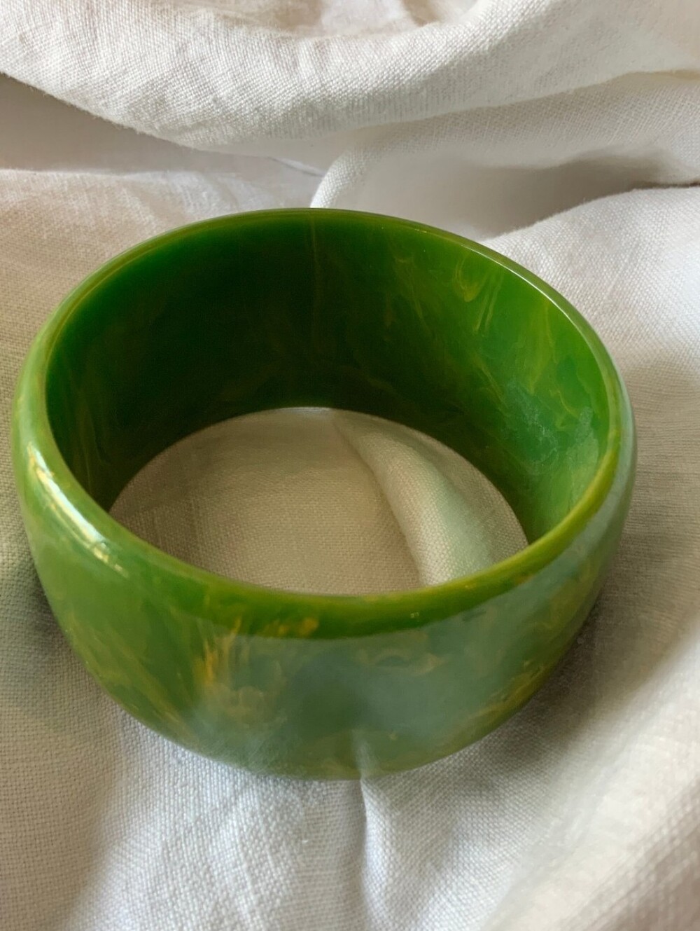 Vintage Bakelite Green Marbled Bangle Swirl Apple Green Bracelet